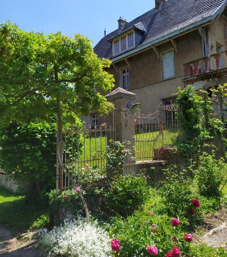 La Fee Des Eaux Bed & Breakfast Vernaison Luaran gambar