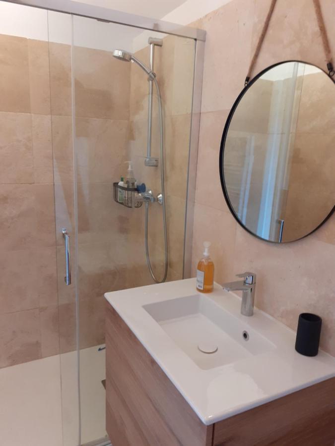 La Fee Des Eaux Bed & Breakfast Vernaison Luaran gambar